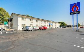 Motel 6 Wichita East